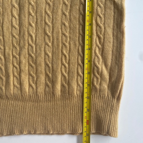 Neiman Marcus Womens 100% Cashmere Sweater Medium M Turtleneck Cable Knit Preppy - Picture 4 of 6
